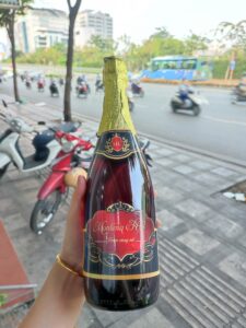 Rượu vang nổ đám cưới giá rẻ